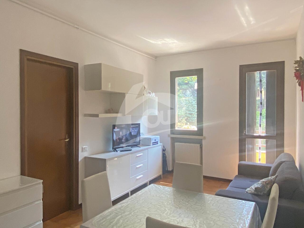 appartamento in affitto a Laveno-Mombello in zona Laveno