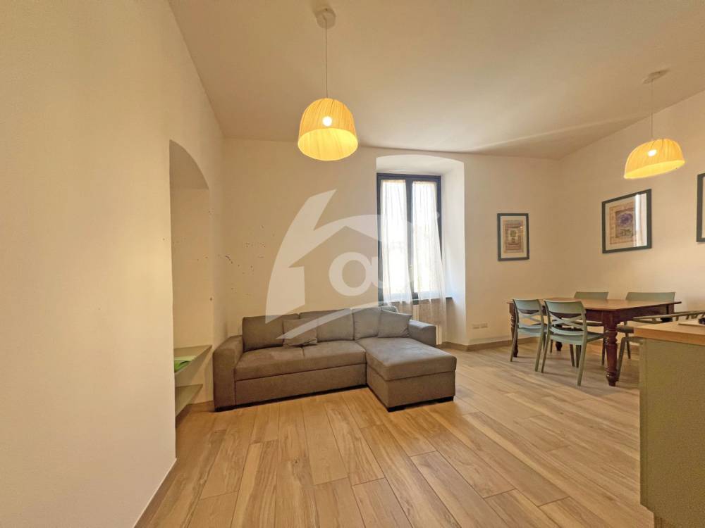appartamento in affitto a Laveno-Mombello in zona Laveno