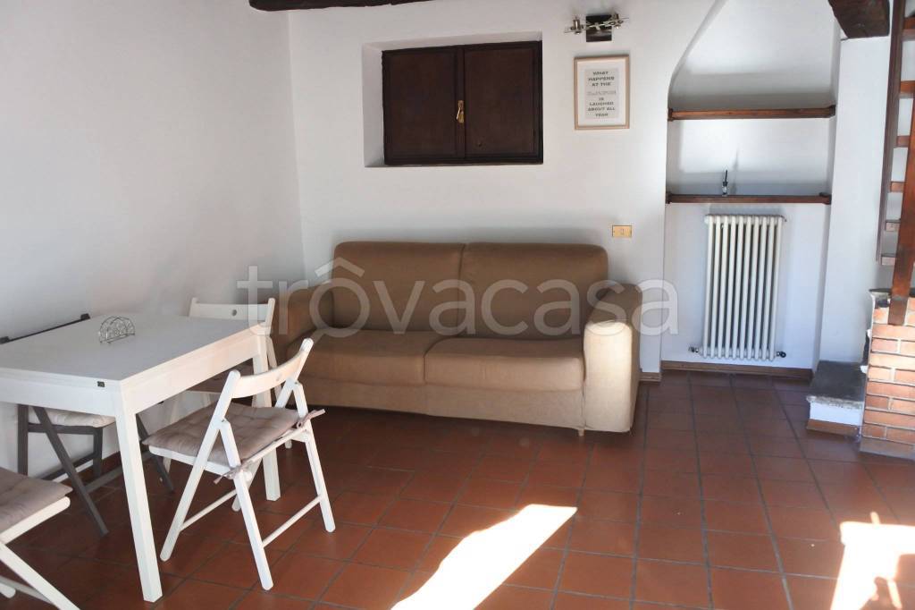 appartamento in affitto a Laveno-Mombello in zona Cerro