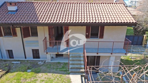 casa indipendente in affitto a Laveno-Mombello in zona Laveno