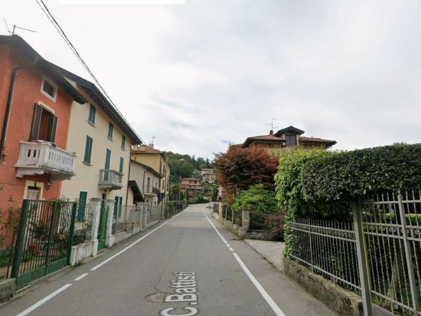 appartamento in affitto a Laveno-Mombello in zona Laveno