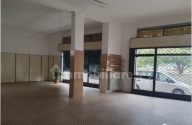locale commerciale in affitto a Leggiuno