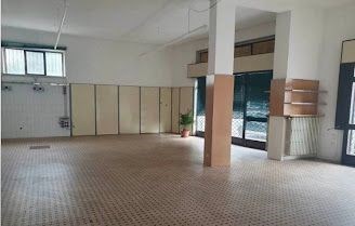 locale commerciale in affitto a Leggiuno