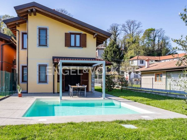 casa indipendente in affitto a Leggiuno in zona Arolo