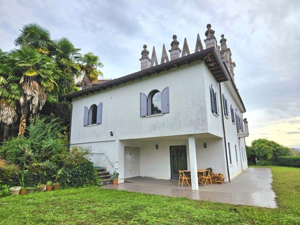 casa indipendente in affitto a Leggiuno