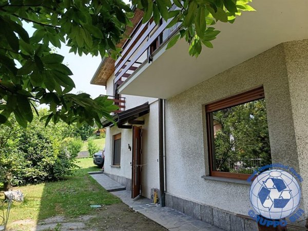 appartamento in affitto a Leggiuno in zona Arolo