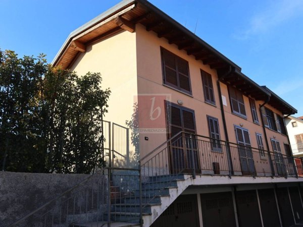 casa indipendente in affitto a Leggiuno