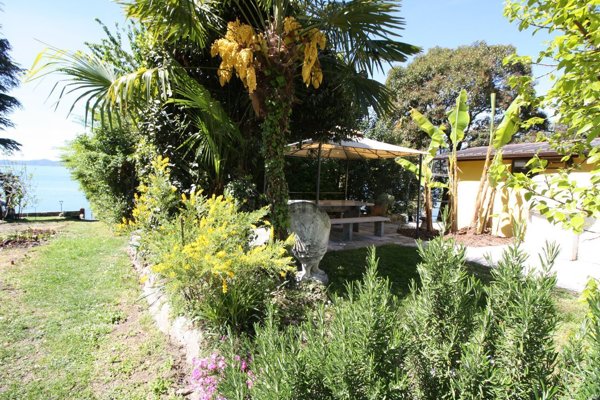 appartamento in affitto a Leggiuno in zona Arolo