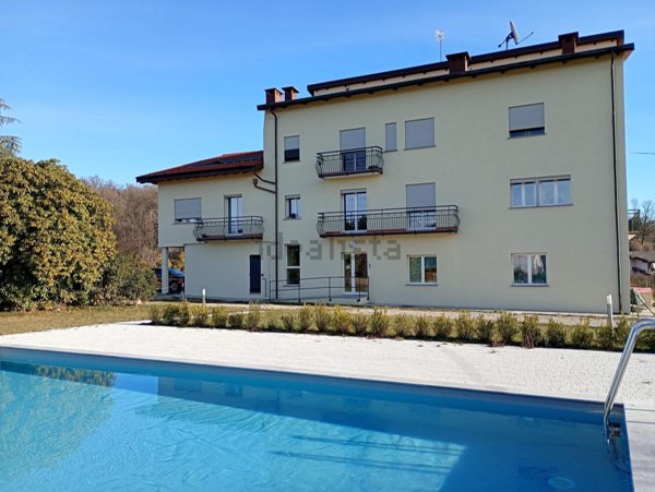appartamento in affitto a Leggiuno in zona Reno