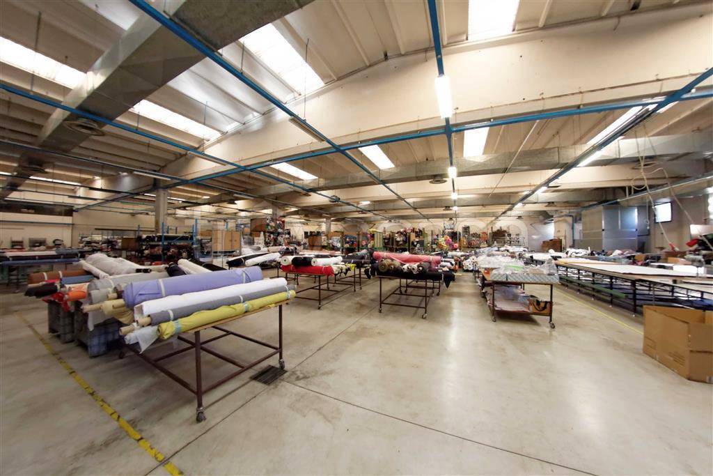 locale commerciale in affitto a Lonate Pozzolo