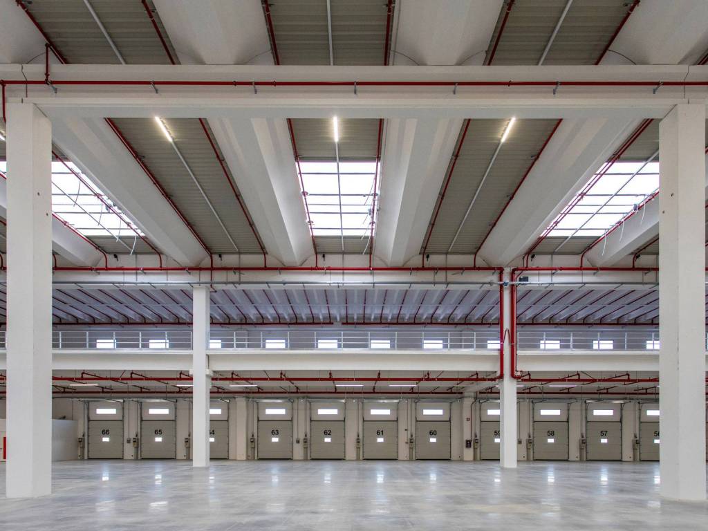 locale commerciale in affitto a Lonate Pozzolo