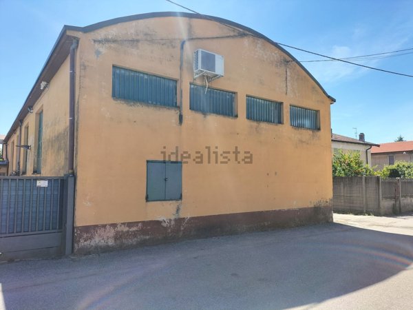 capannone in affitto a Lonate Pozzolo