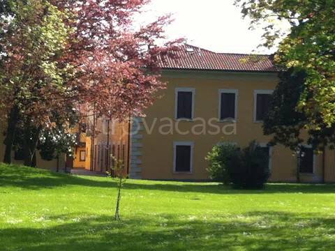 appartamento in affitto a Lonate Pozzolo in zona Tornavento