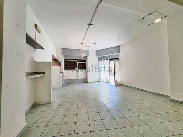 locale commerciale in affitto a Malnate
