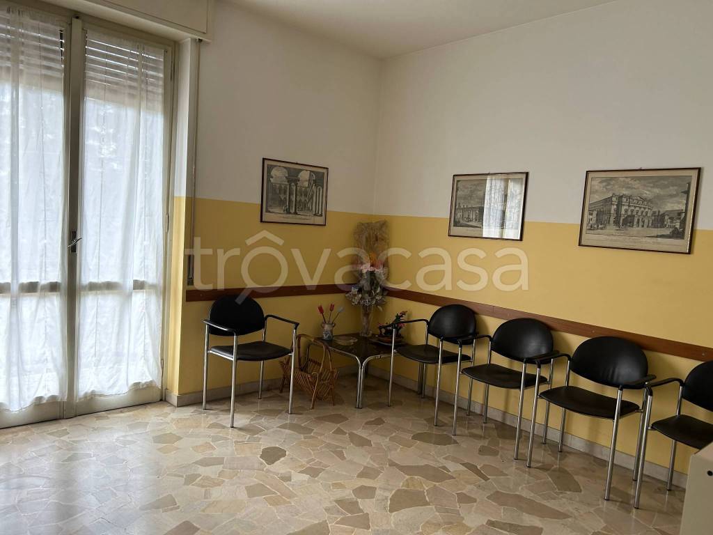 negozio in affitto a Malnate