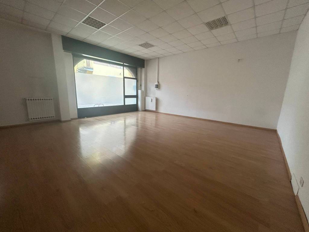 negozio in affitto a Malnate