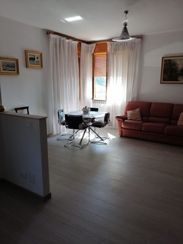 appartamento in affitto a Malnate