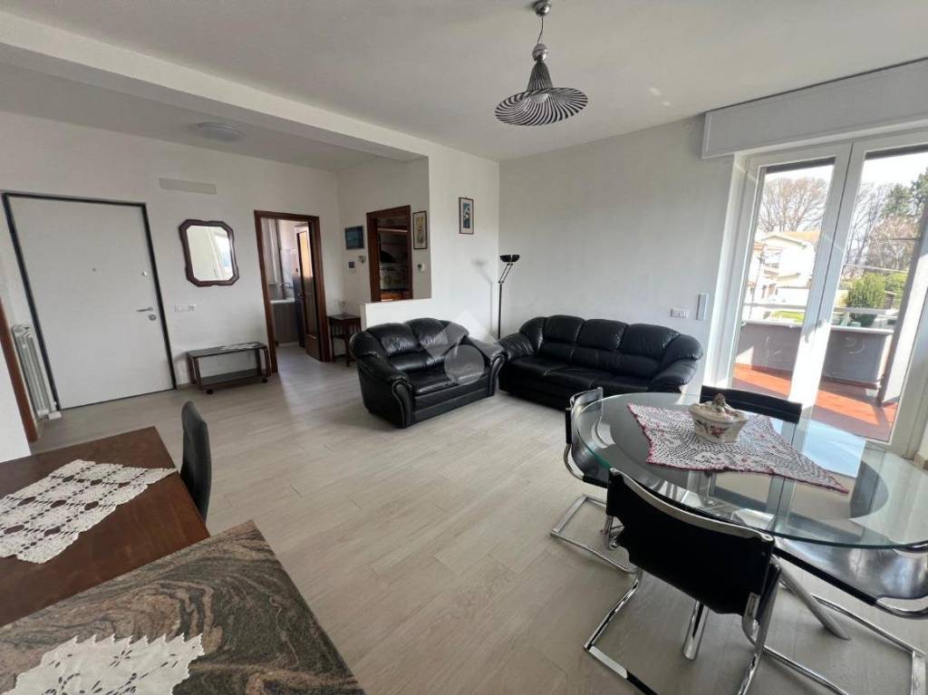 appartamento in affitto a Malnate