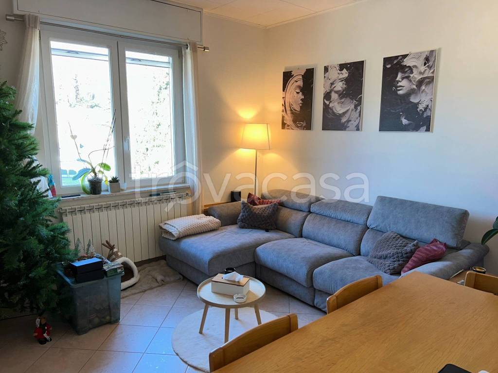 appartamento in affitto a Marchirolo