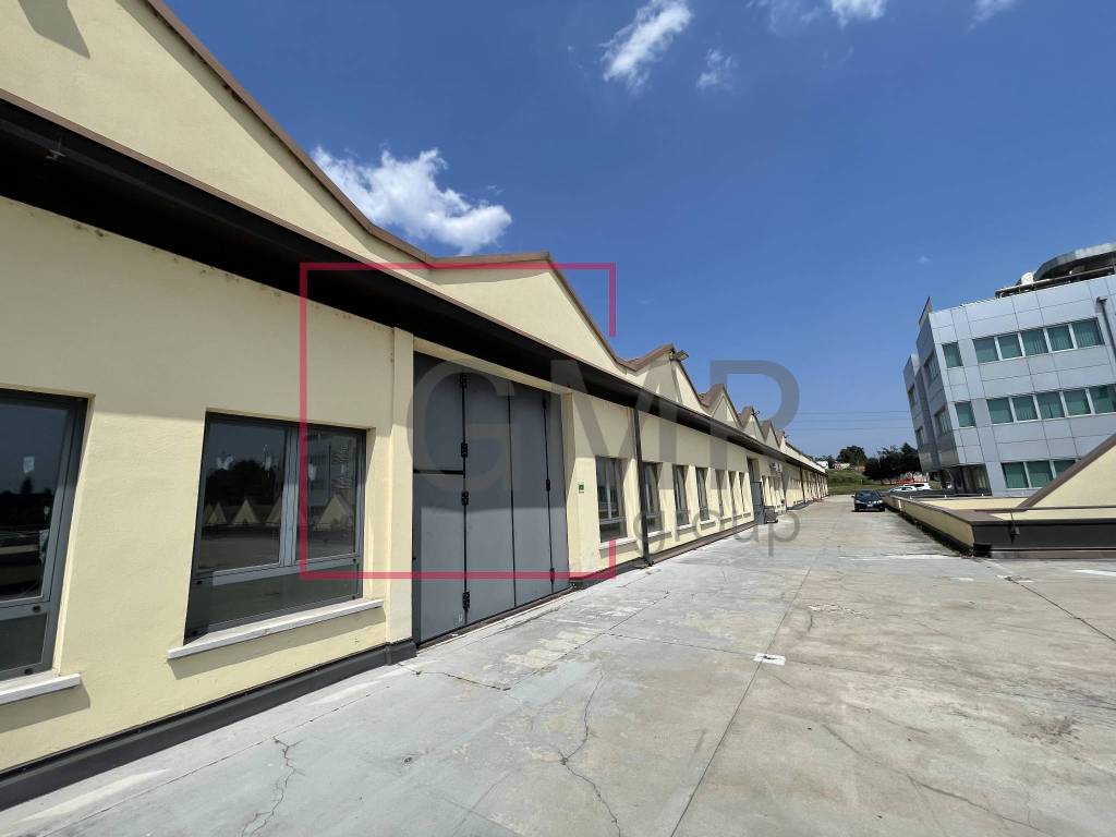 locale commerciale in affitto a Marnate