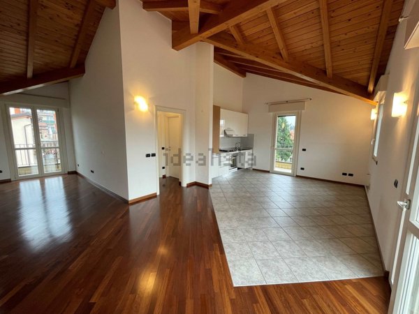 appartamento in affitto a Marnate