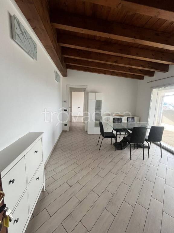 appartamento in affitto a Marnate