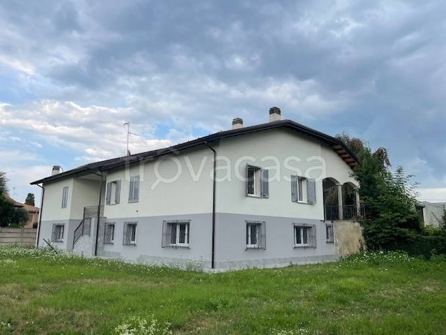 casa indipendente in affitto a Marnate