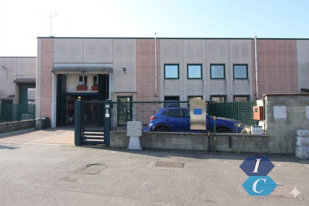 locale commerciale in affitto a Marnate