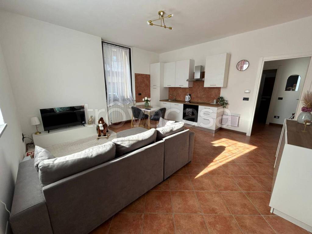 appartamento in affitto a Marnate