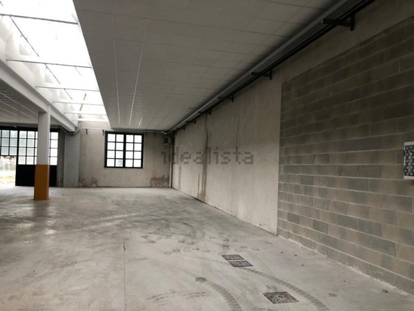 capannone in affitto a Marnate in zona Nizzolina