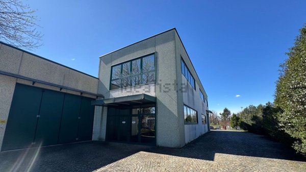 capannone in affitto a Mercallo