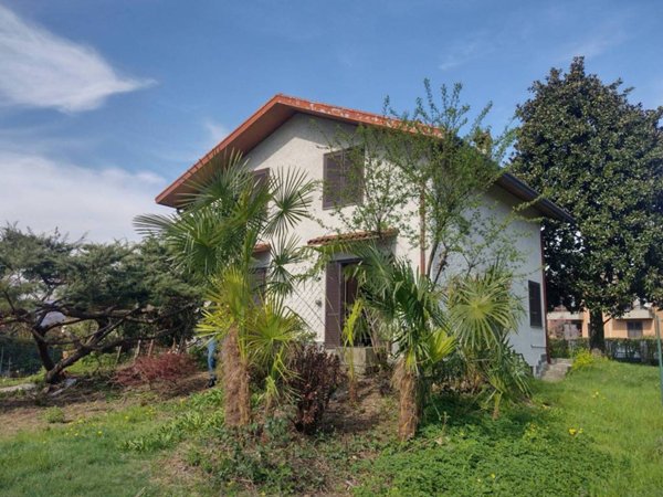 casa indipendente in affitto a Monvalle