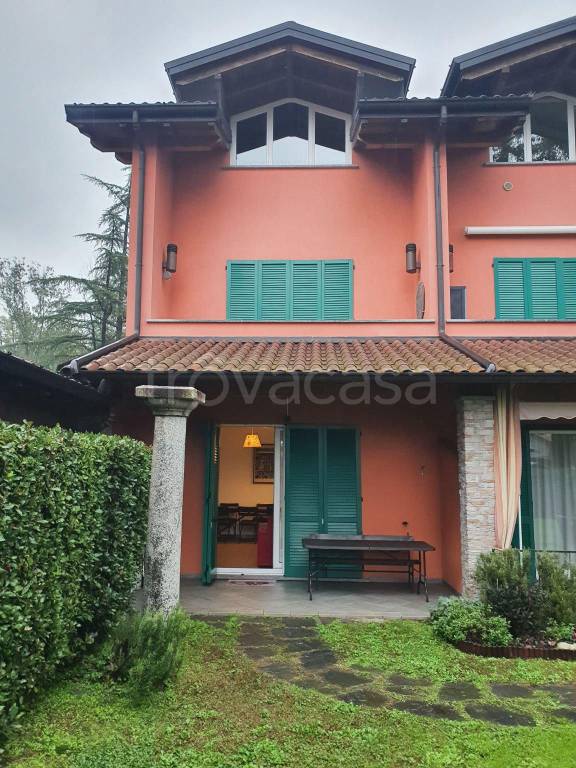 casa indipendente in affitto a Monvalle