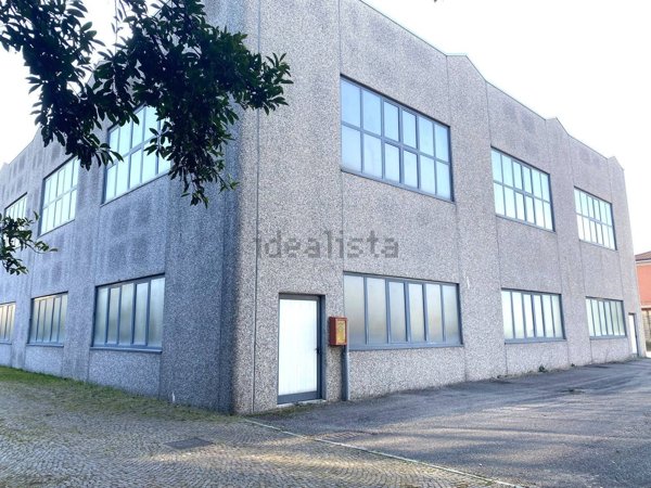 locale commerciale in affitto ad Oggiona con Santo Stefano