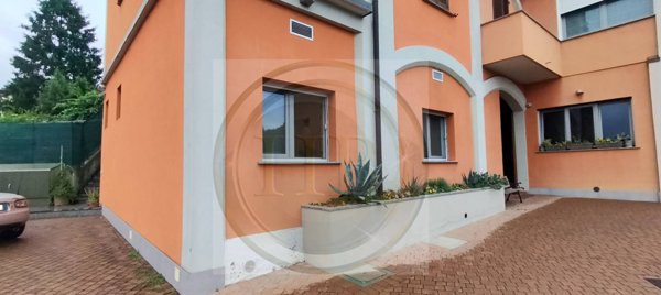 locale commerciale in affitto ad Oggiona con Santo Stefano