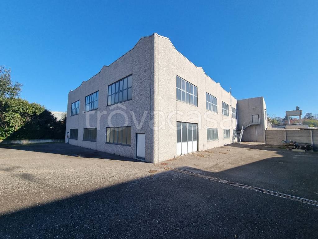 bivano in affitto ad Oggiona con Santo Stefano in zona Santo Stefano