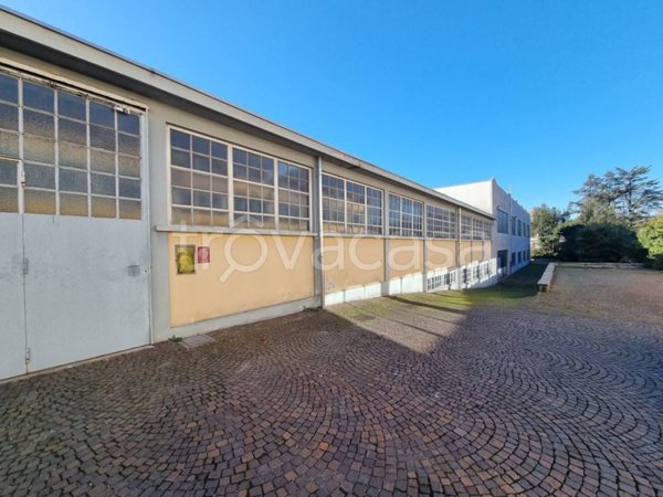 locale commerciale in affitto ad Oggiona con Santo Stefano in zona Santo Stefano