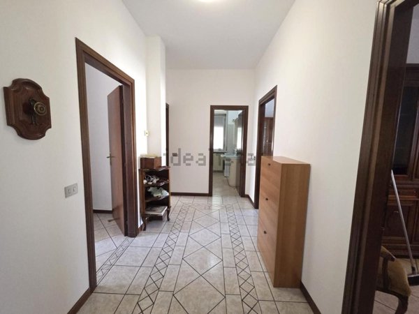 appartamento in affitto ad Oggiona con Santo Stefano in zona Santo Stefano