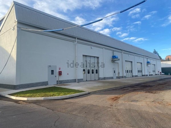 capannone in affitto ad Olgiate Olona