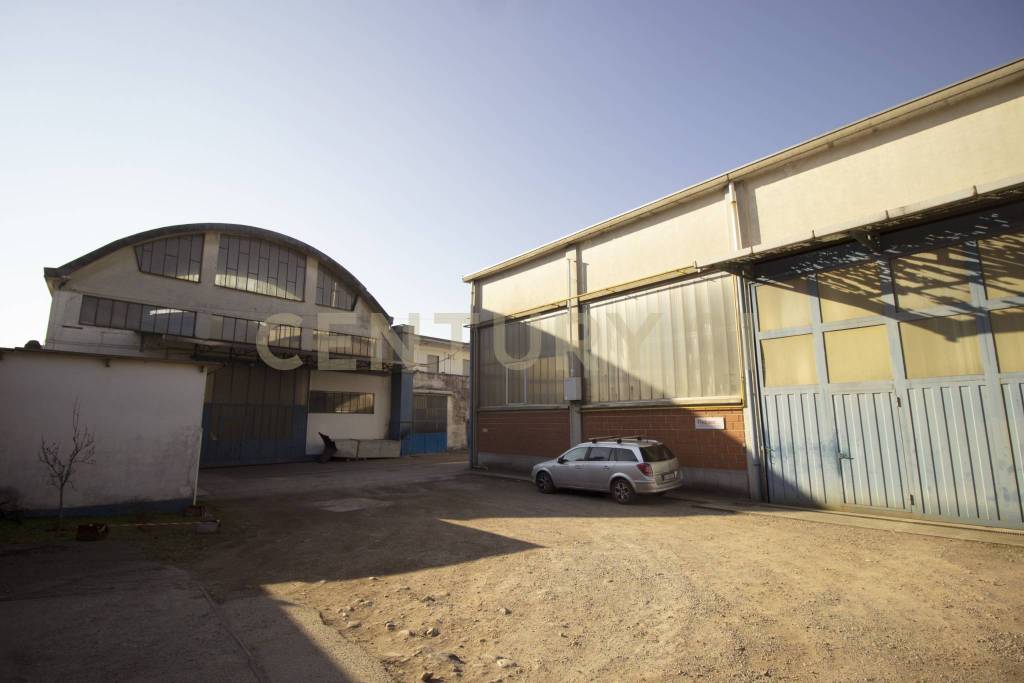 locale commerciale in affitto ad Olgiate Olona