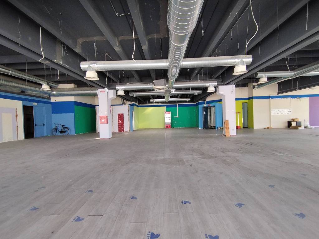 negozio in affitto ad Olgiate Olona