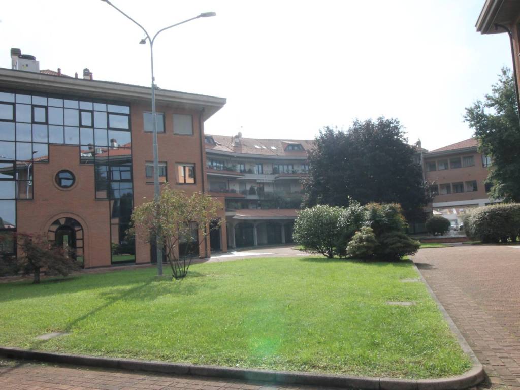 negozio in affitto ad Olgiate Olona