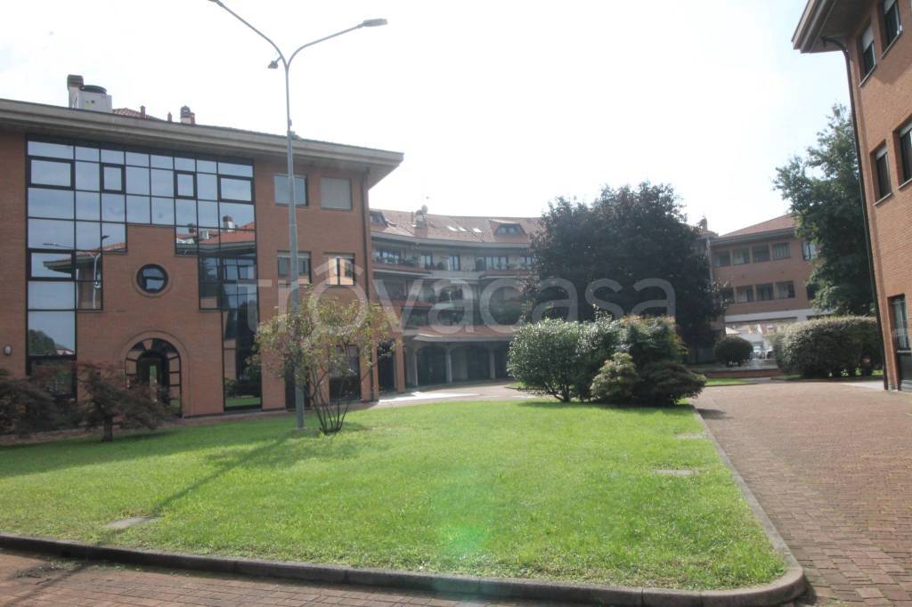 negozio in affitto ad Olgiate Olona