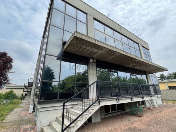 capannone in affitto ad Olgiate Olona