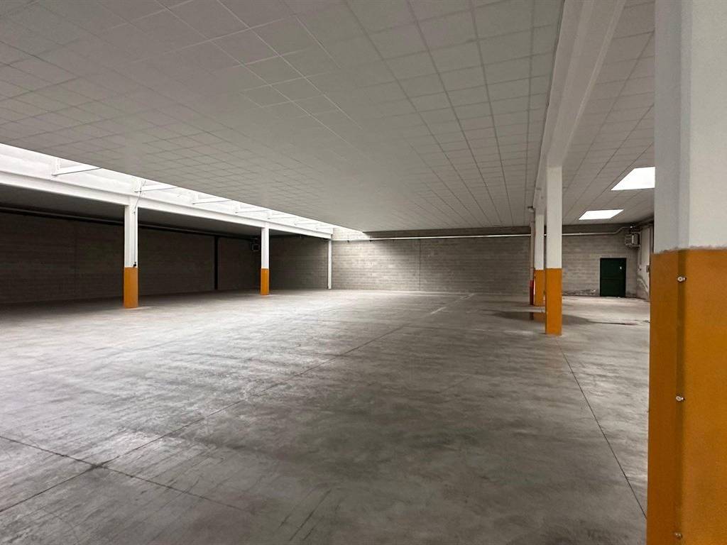 locale commerciale in affitto ad Olgiate Olona