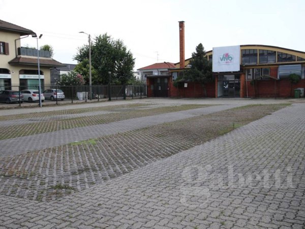 locale commerciale in affitto ad Olgiate Olona