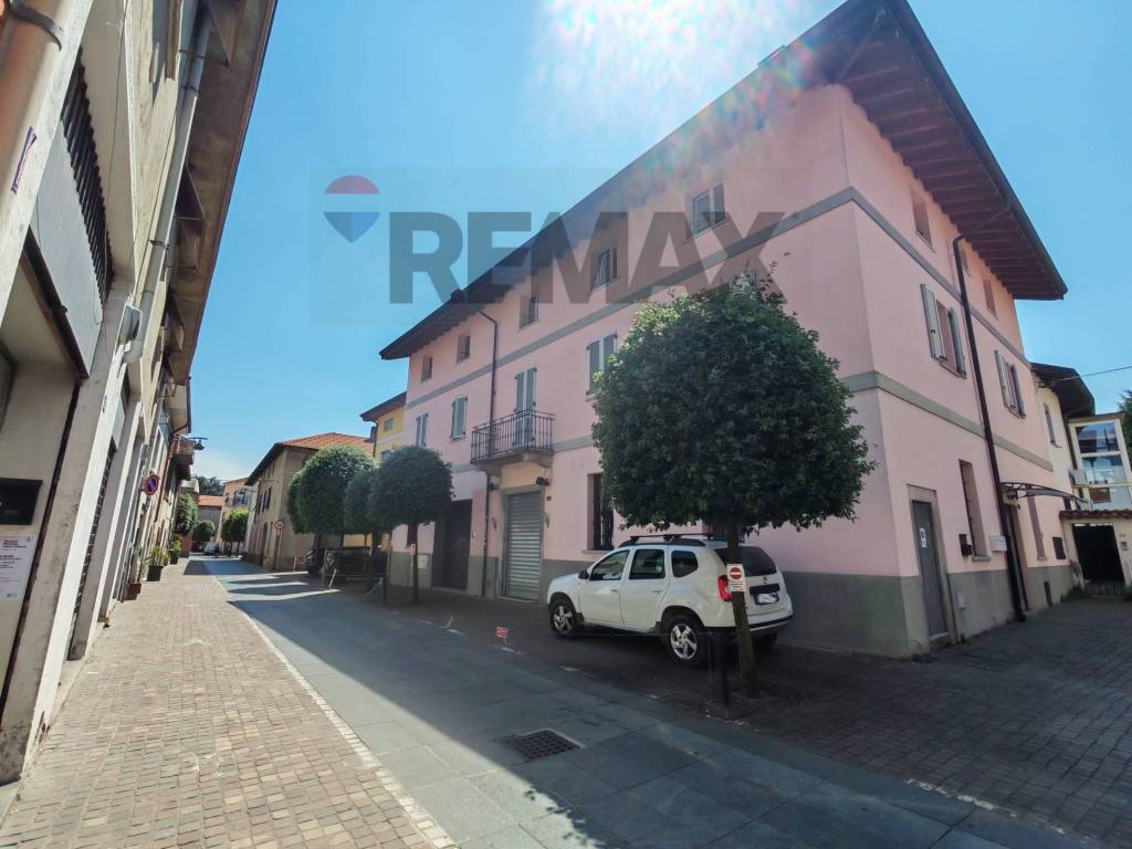 negozio in affitto ad Olgiate Olona