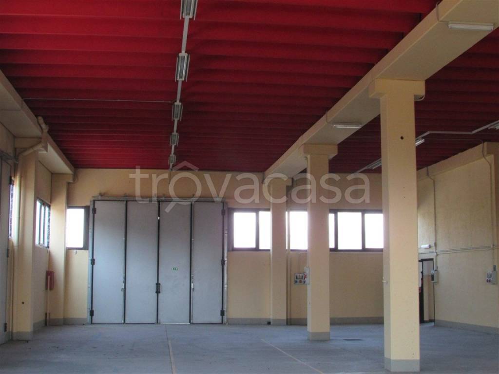 locale commerciale in affitto ad Origgio