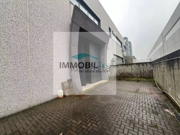 capannone in affitto ad Origgio