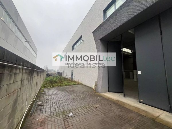 capannone in affitto ad Origgio